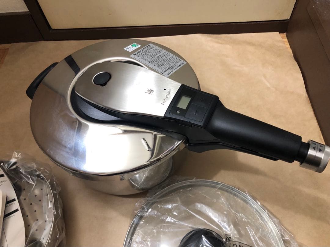 未使用　圧力鍋 WMF パーフェクトウルトラ 4.5L ガラス蓋付き