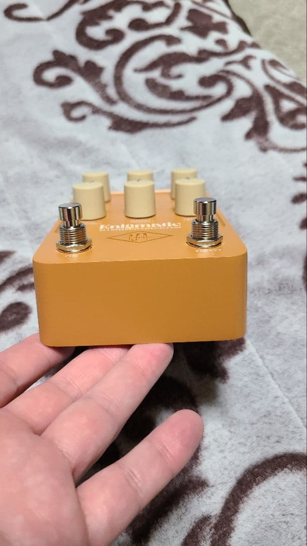 ギター UNIVERSAL AUDIO UAFX Enigmatic '82