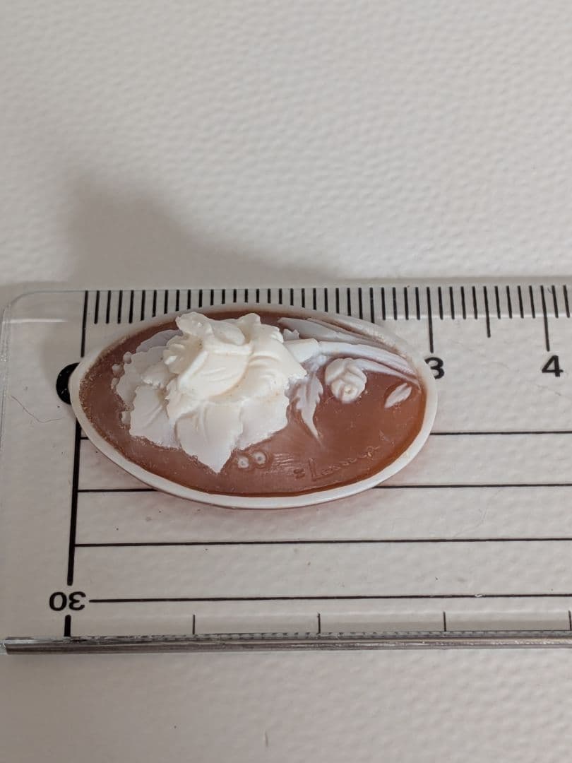 薔薇　バラ　花彫刻オーバル型カメオ