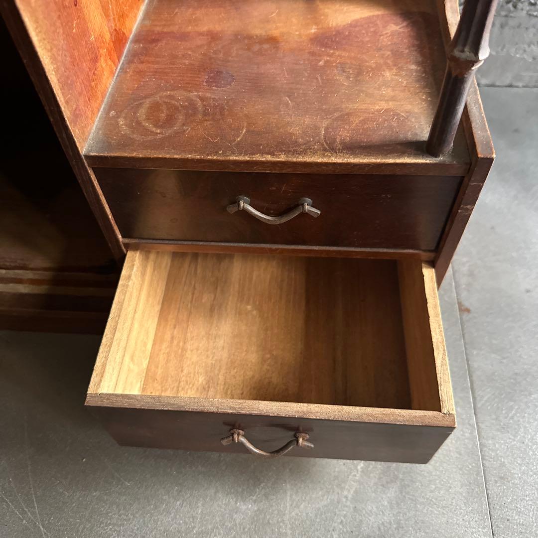 さらに！瞬間お値下げ❣️小さな茶箪笥　古ガラス入っています！ 食器棚などに可愛い