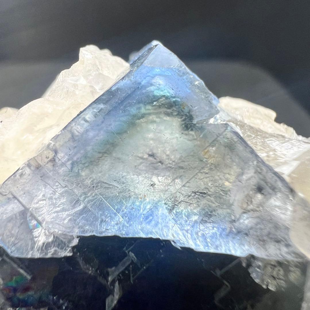 爆誕⭐︎気泡あり⭐︎ヤオガンシャン　カルサイト共生「勿忘草色」フローライト