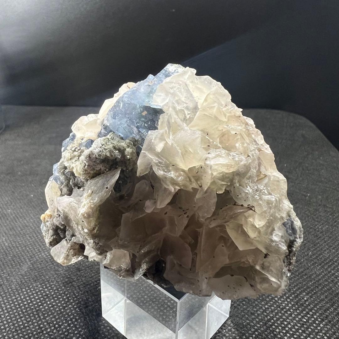 爆誕⭐︎気泡あり⭐︎ヤオガンシャン　カルサイト共生「勿忘草色」フローライト