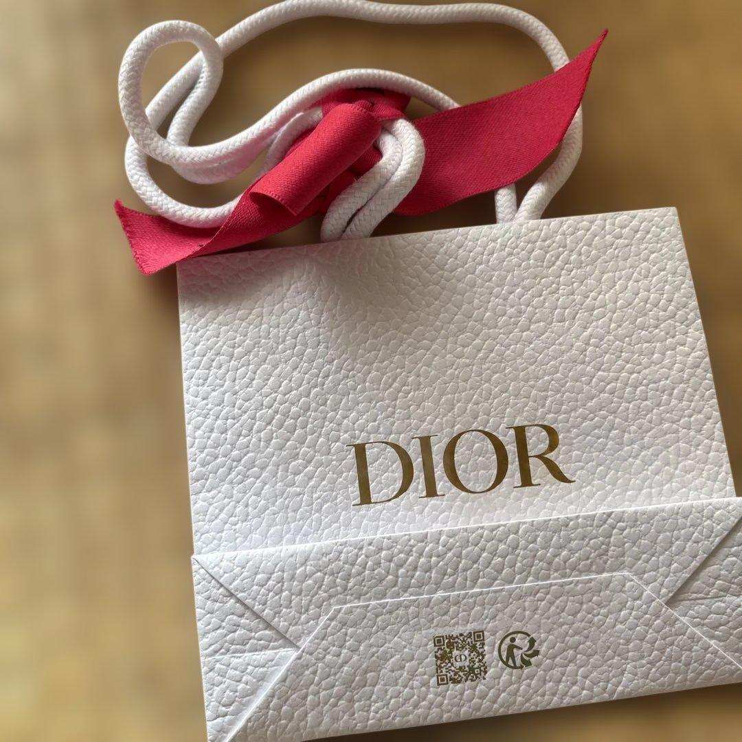 Miss Dior Essence 35mL 香水 - メルカリ