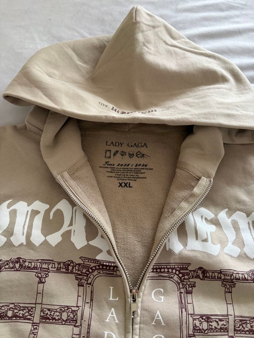 LADY GAGA MAYHEMBallグッズ ジップアップパーカーXXL - メルカリ