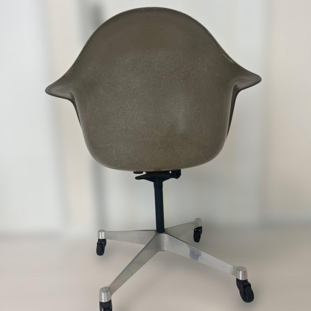ハーマンミラー イームズ アーム シェルチェア