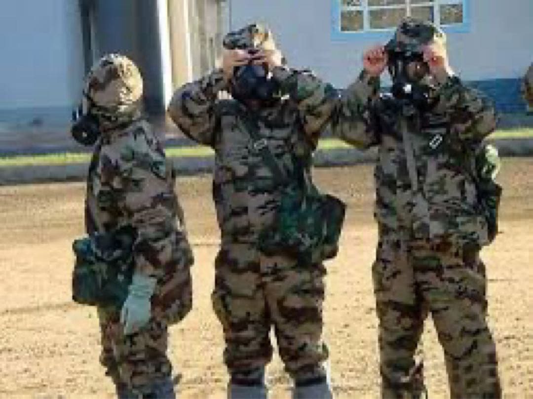 中国軍 FFF02型荒漠型全新未拆封原包装 防護服 - メルカリ