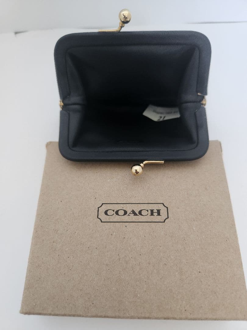 COACH ブラックがま口財布 箱付き