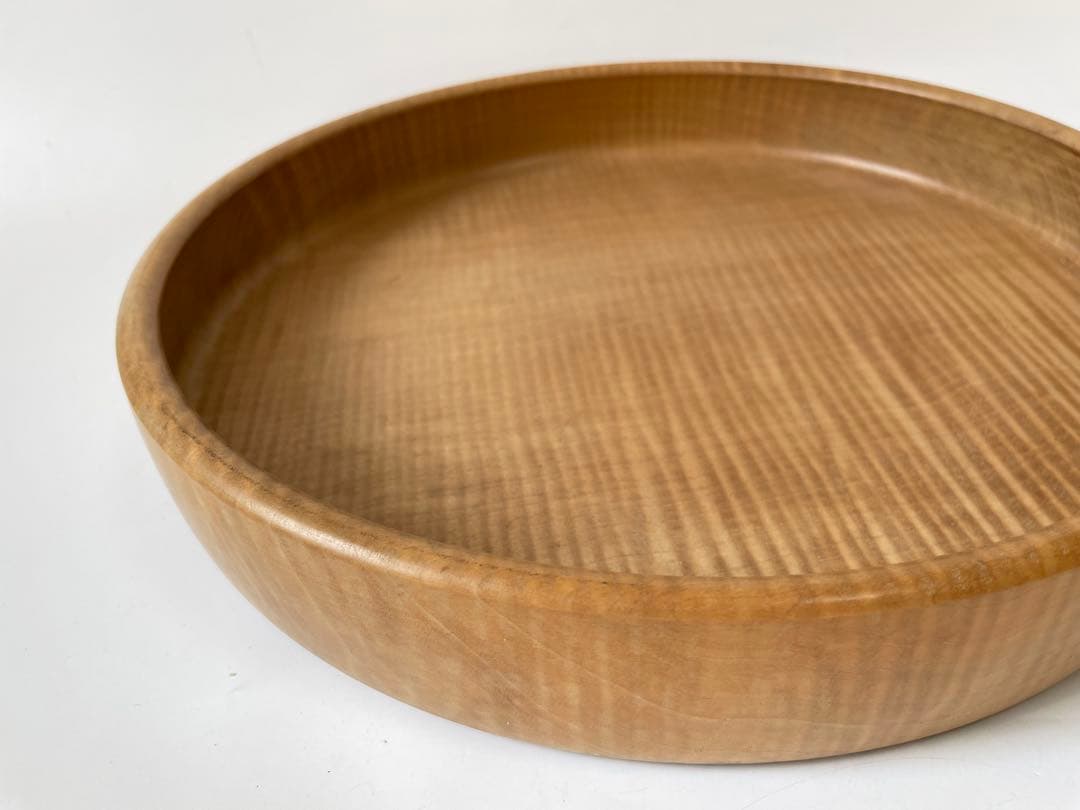 お盆　丸盆　木目　木製　トレー　栗　胡桃　木工芸　手仕事　民芸　北欧
