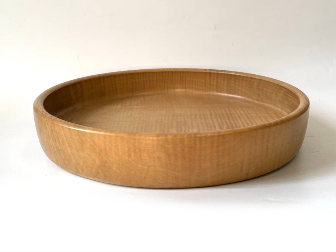 お盆　丸盆　木目　木製　トレー　栗　胡桃　木工芸　手仕事　民芸　北欧