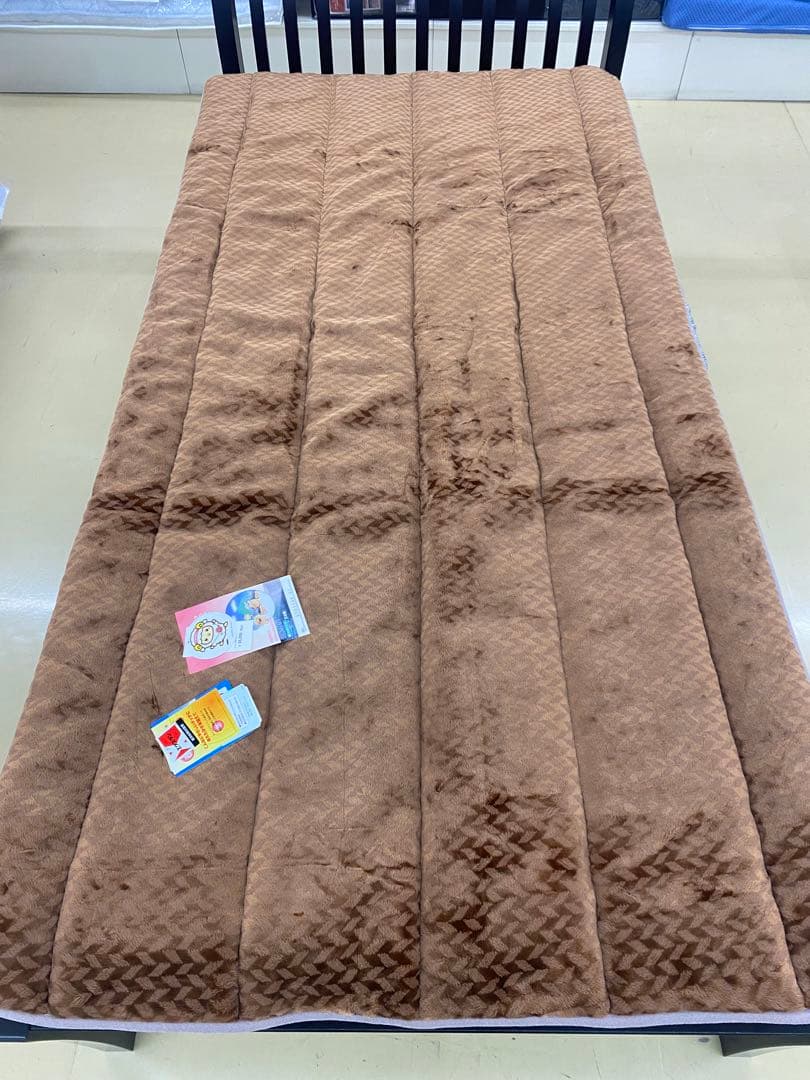 温泉毛布　敷きパッド・遠赤外線効果でポカポカ・静電気抑える・泉大津製・シングル