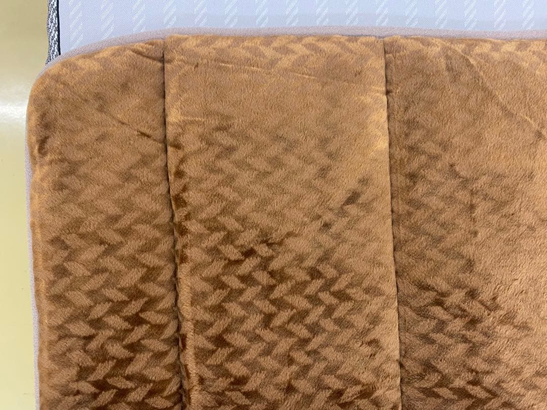 温泉毛布　敷きパッド・遠赤外線効果でポカポカ・静電気抑える・泉大津製・シングル