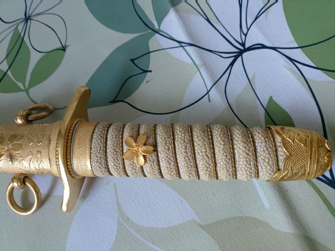 海軍刀　海軍短剣　旧日本軍　拵え 軍刀　海軍短刀　全長約47cm　鮫鞘？模造刀