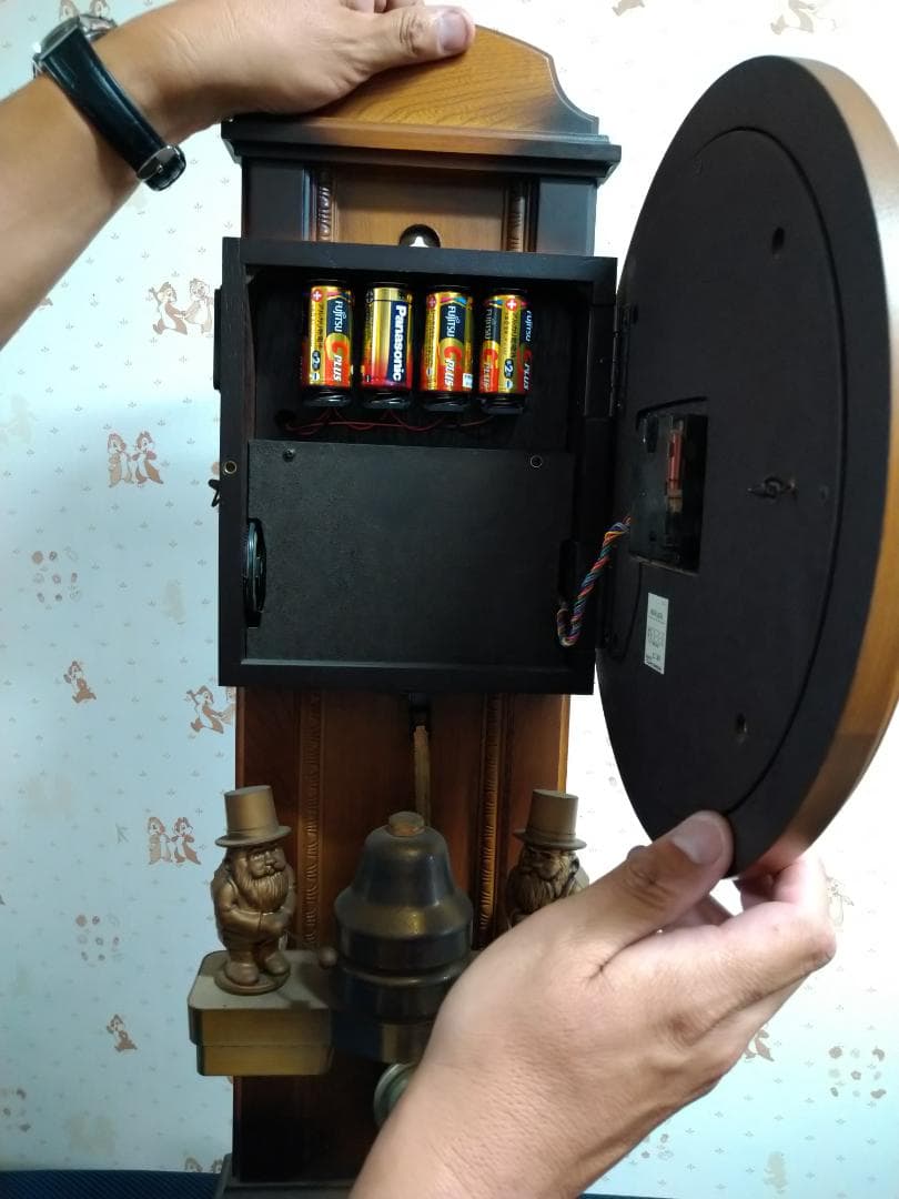 Small World 木製掛時計 ベル付き