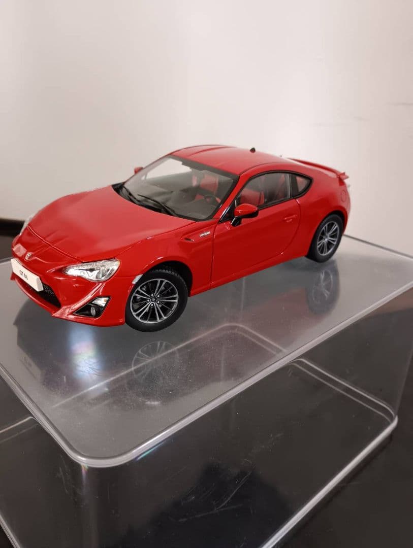 トヨタ　86左ハンドル1:18