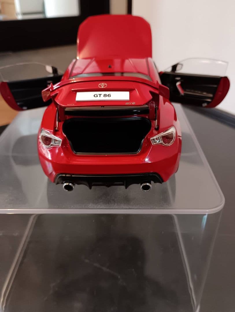 トヨタ　86左ハンドル1:18