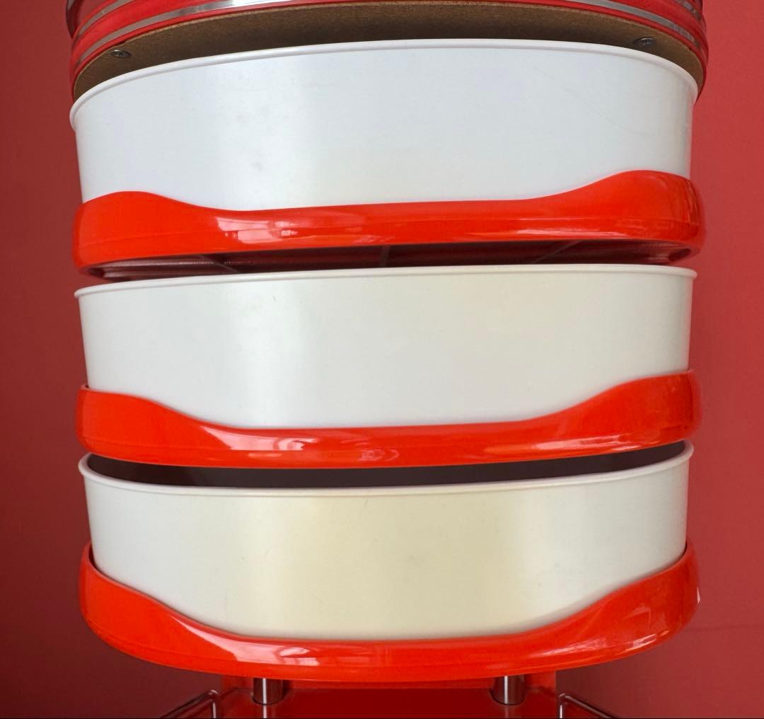 【即購入OK】キャスター付きのレトロポップなワゴン