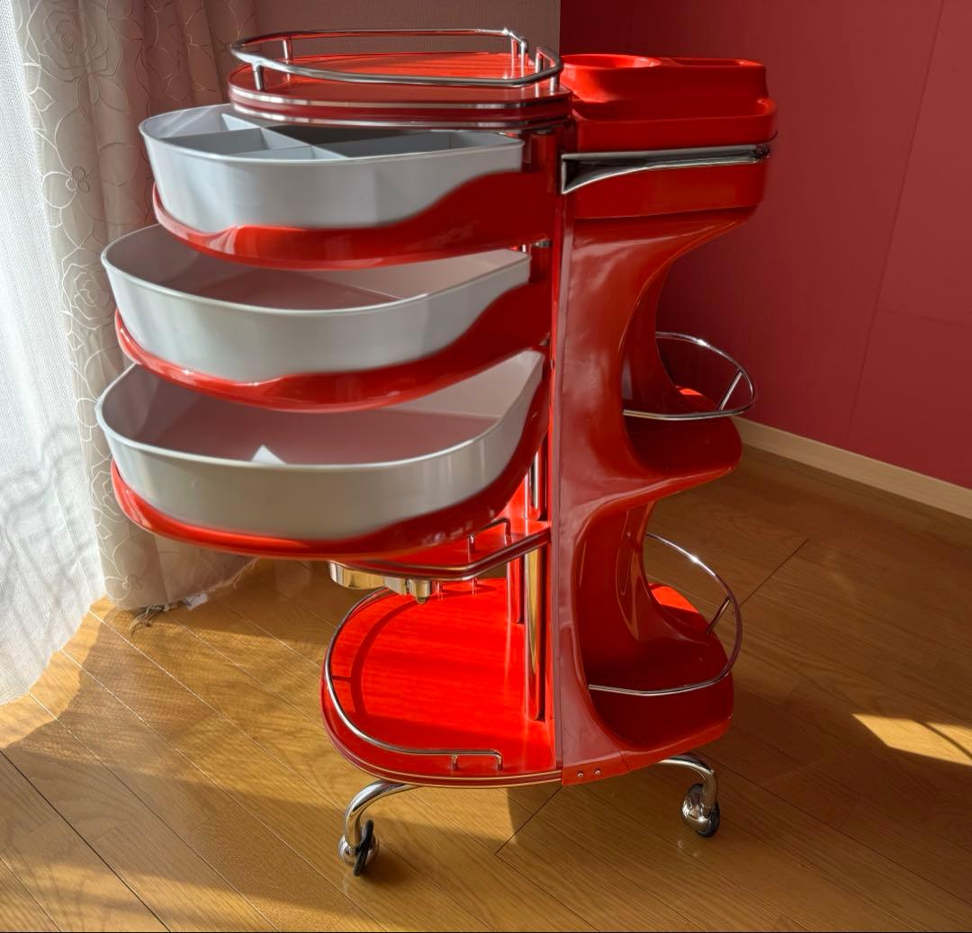 【即購入OK】キャスター付きのレトロポップなワゴン