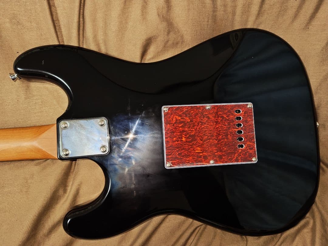 島村楽器WEB限定販売Eris. Nestia ストラトタイプべっ甲ブラック