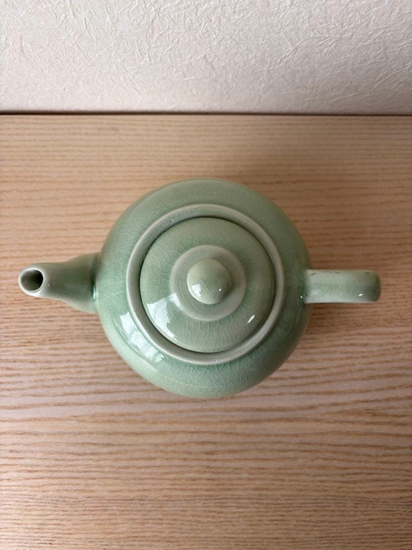 タイ・チェンマイの陶芸工房「バーン・セラドン」のティーポット