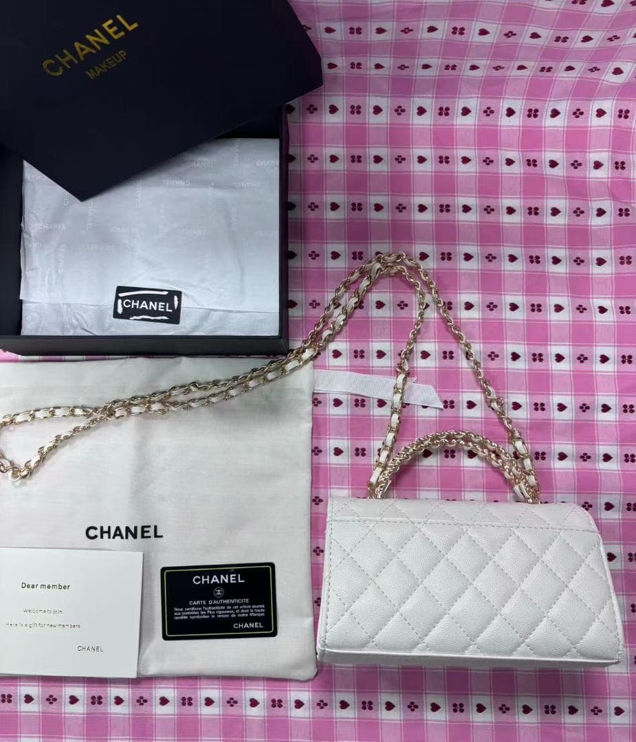 【非売品】VIP限定 ホワイトキルティングバッグ wt