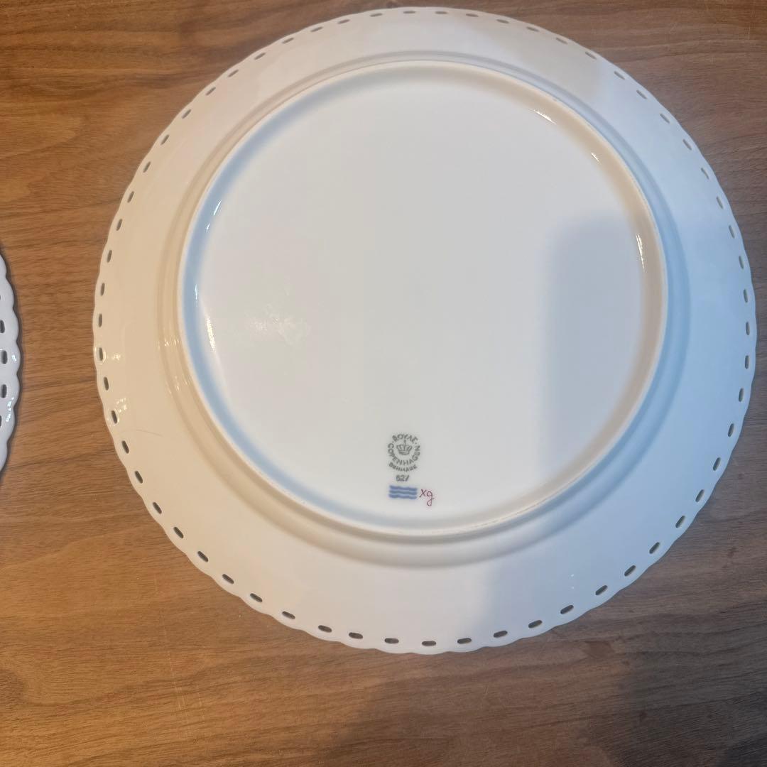 ロイヤルコペーンハーゲン　バーガンディフルレースプレート