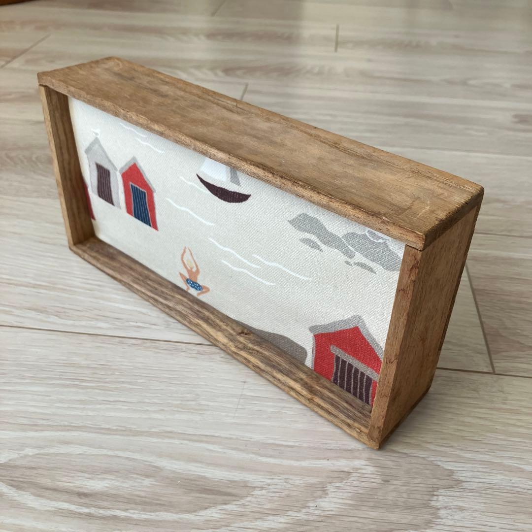 【匿名配送】スウェーデン生地♪　インテリア雑貨　北欧布地　古い木箱　額　海の風景