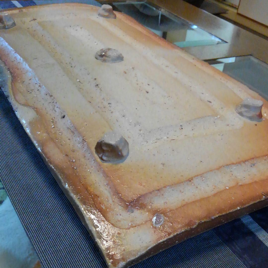 力強い迫力　脚つき長方皿　備前焼