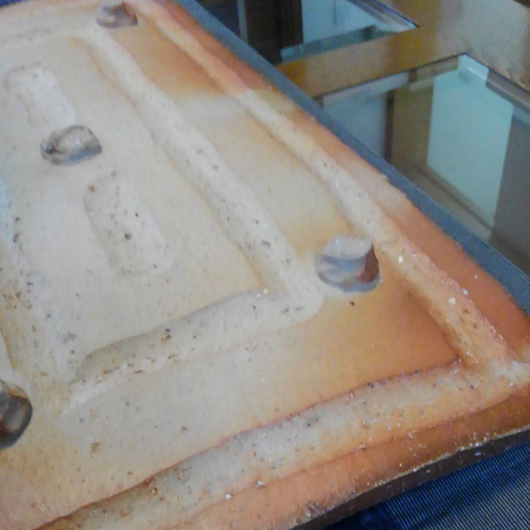 力強い迫力　脚つき長方皿　備前焼