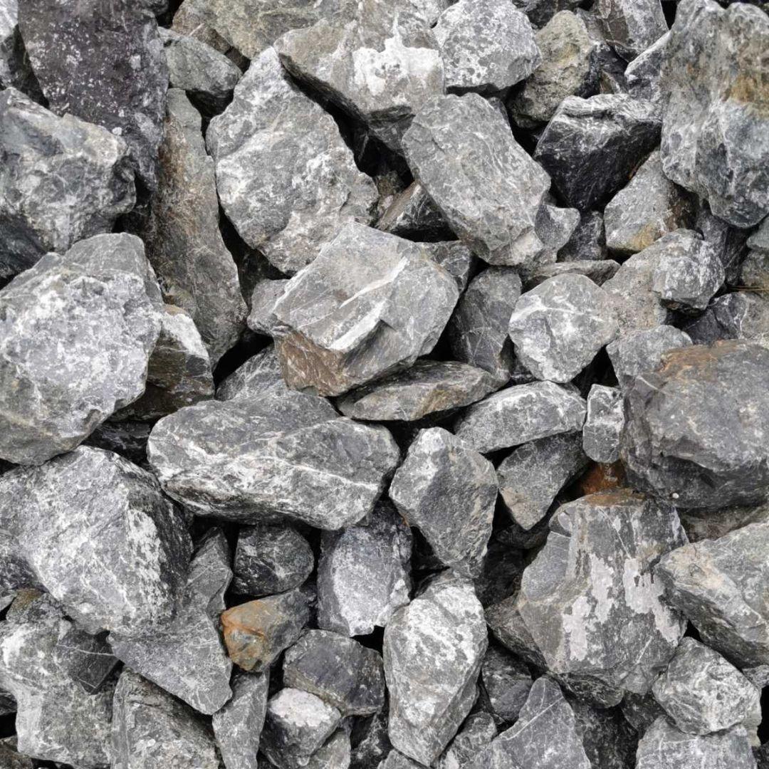 秩父産　グレーストーン　100キロ 庭石　石　鑑賞石　石材　割栗石