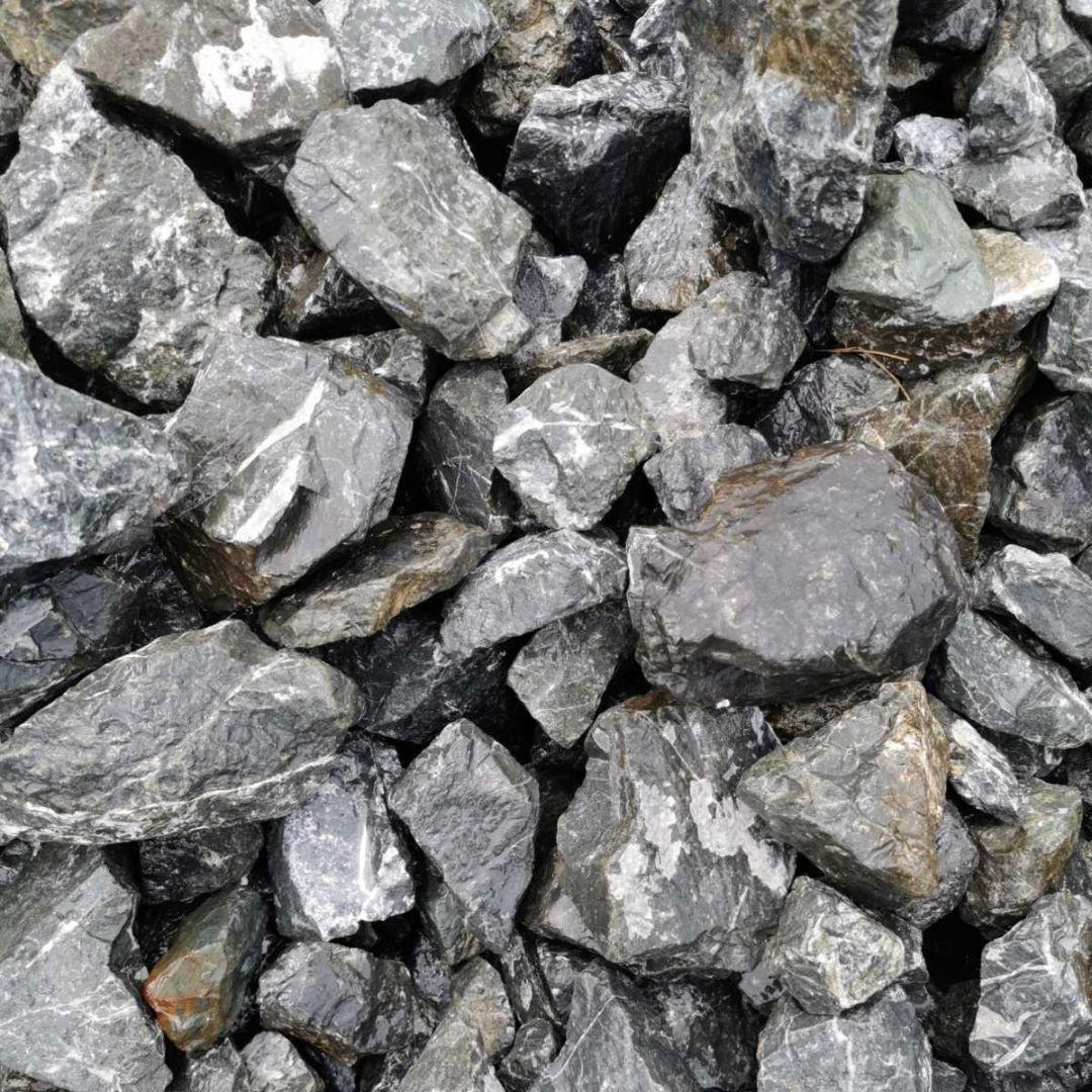 秩父産　グレーストーン　100キロ 庭石　石　鑑賞石　石材　割栗石