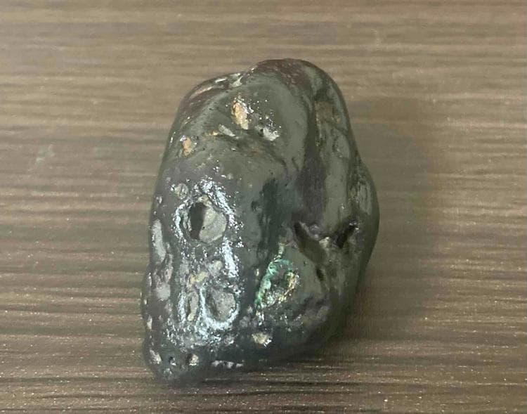 なんと超特価！17,000円！少し大きめで磁石を装着！美しい神秘の横笛隕石！