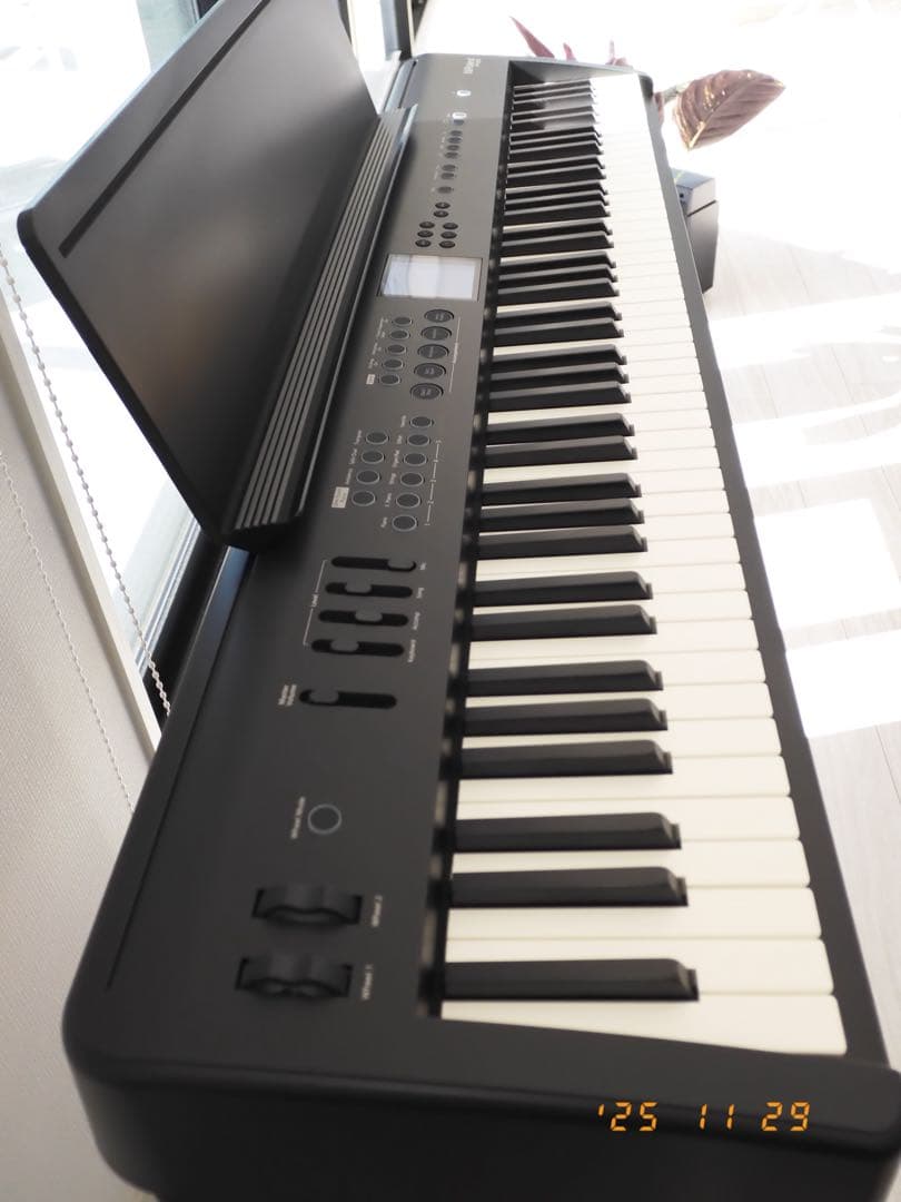 【手渡し1万円値引き】ローランド 88鍵電子ピアノ。専用スタンド付き
