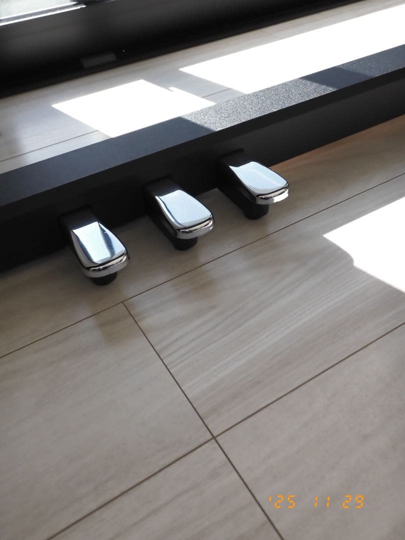 【手渡し1万円値引き】ローランド 88鍵電子ピアノ。専用スタンド付き