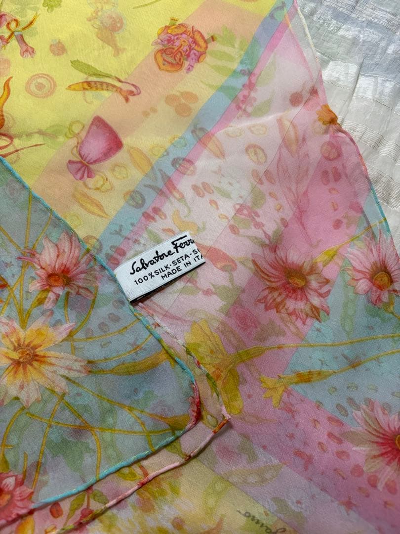 Ferragamo(フェラガモ)シルクショール