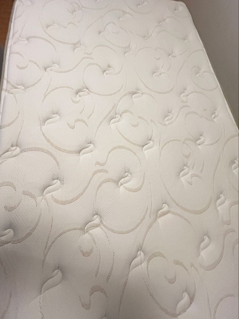 シモンズ ゴールデンバリューピロートップ　ボックススプリング　セミダブル