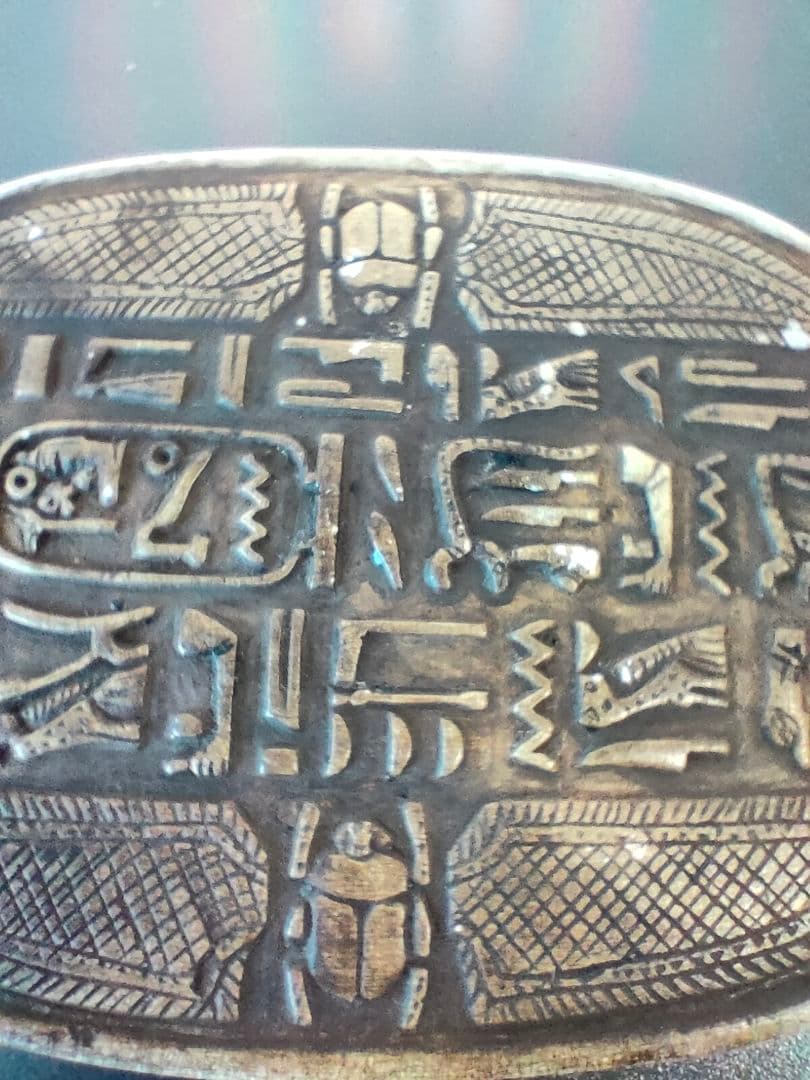 ヴィンテージ エジプト アピス神雄牛頭のスカラベ石彫り - メルカリ