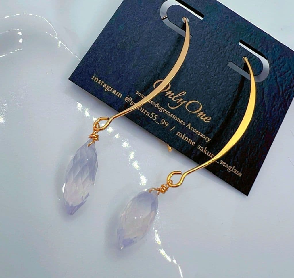 天然石ピアス　高品質大粒　スコロライト　希少石　ひと粒ピアス