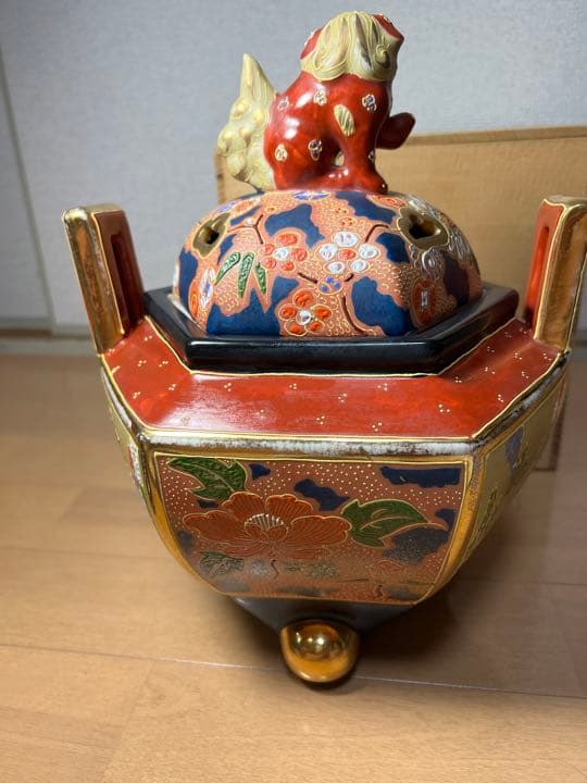 568 九谷焼　時代物　香炉　獅子　鶴　花紋　古美術品　金彩