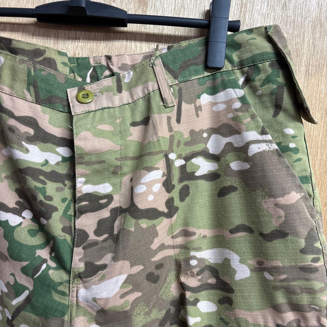 迷彩 戦闘服 上着とズボンセット　0130o174