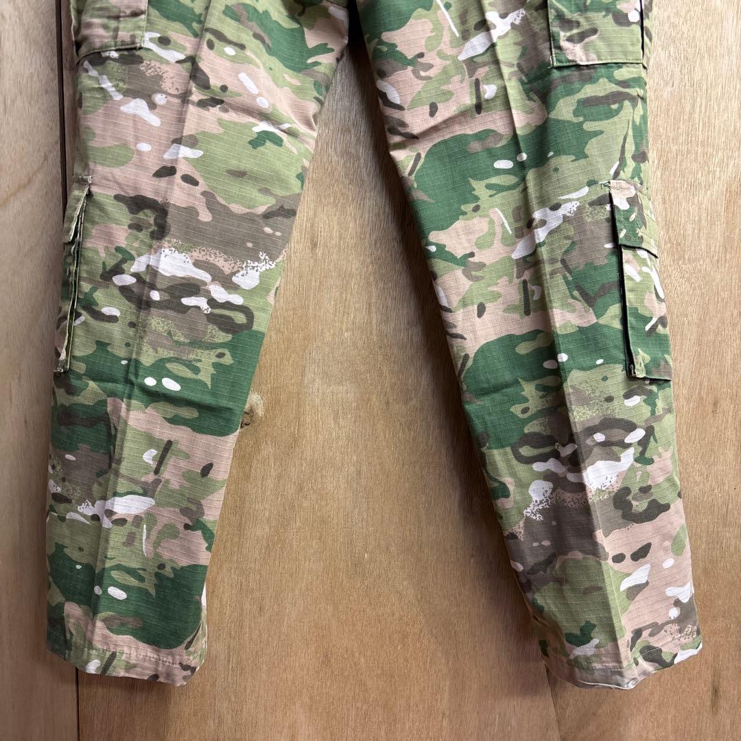 迷彩 戦闘服 上着とズボンセット　0130o174
