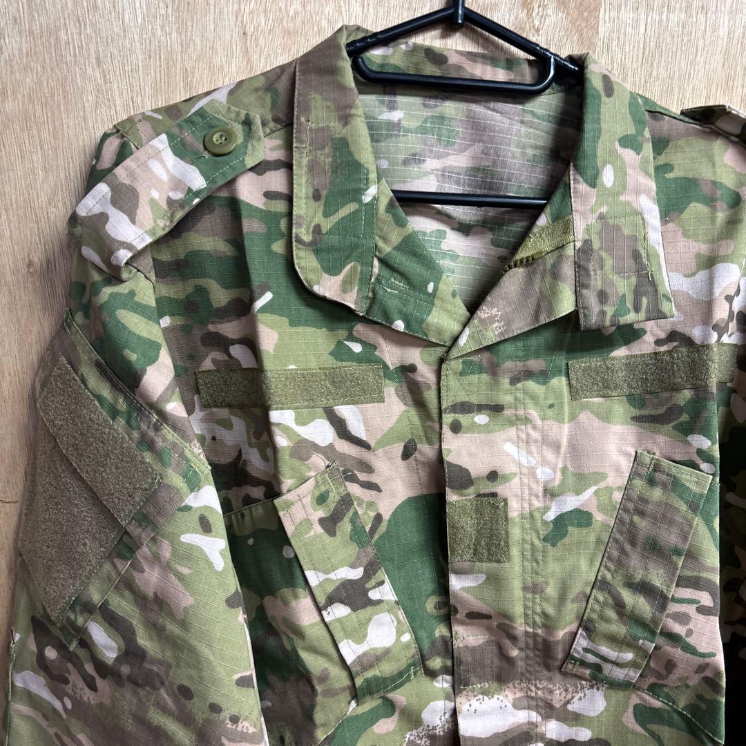 迷彩 戦闘服 上着とズボンセット　0130o174