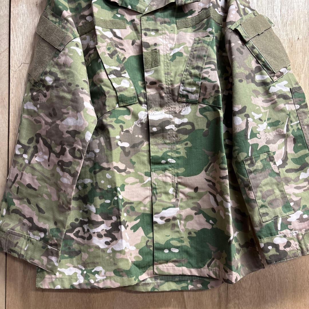 迷彩 戦闘服 上着とズボンセット　0130o174