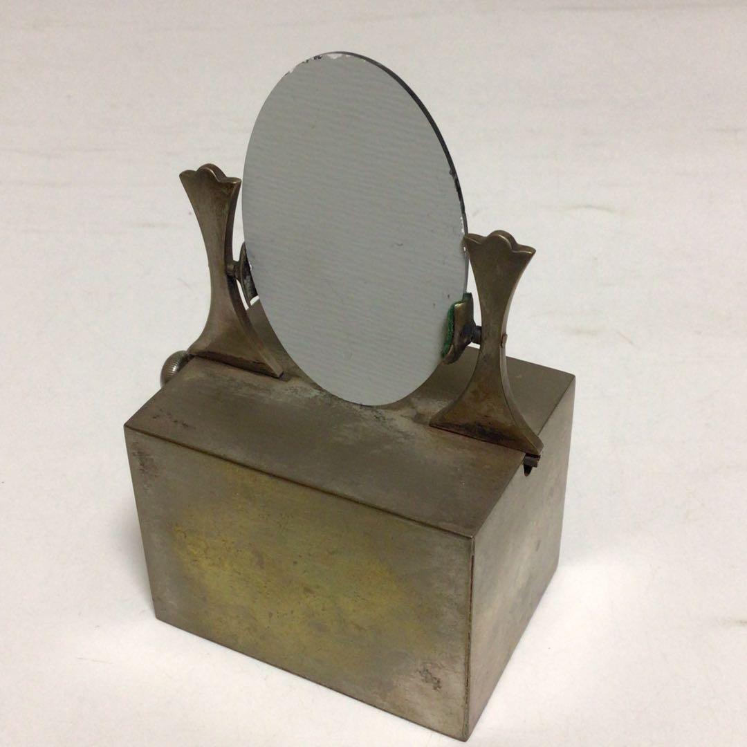 ボンボニエール　お菓子入れ　レトロ　ビンテージ　金属製バニティボックス 置物