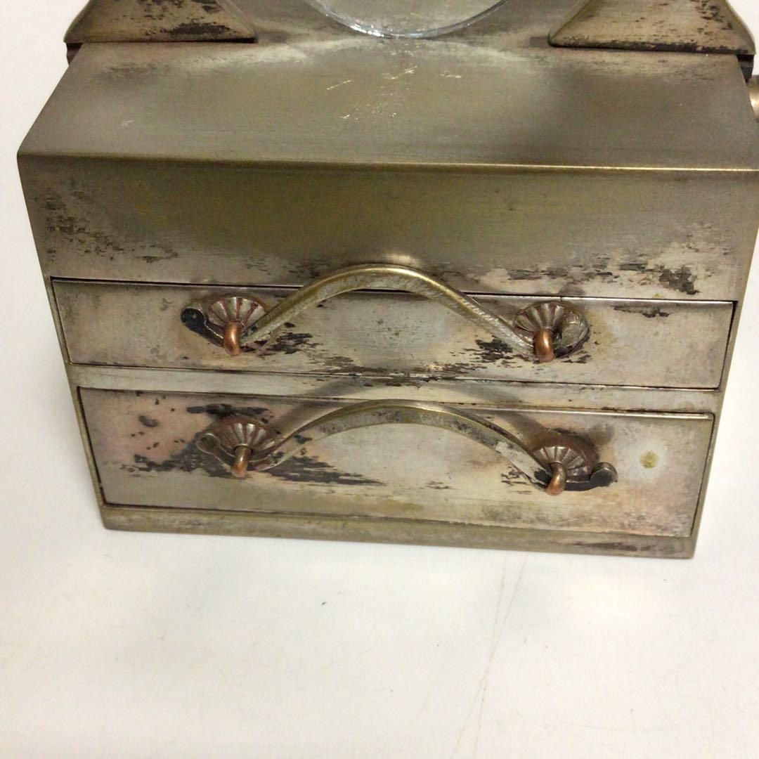 ボンボニエール　お菓子入れ　レトロ　ビンテージ　金属製バニティボックス 置物