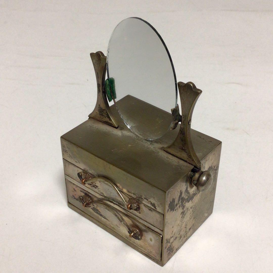 ボンボニエール　お菓子入れ　レトロ　ビンテージ　金属製バニティボックス 置物