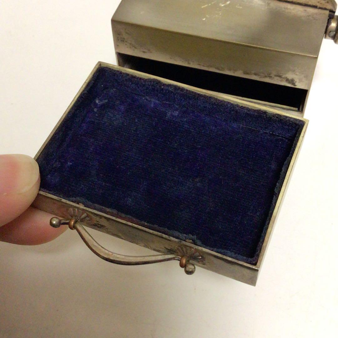 ボンボニエール　お菓子入れ　レトロ　ビンテージ　金属製バニティボックス 置物