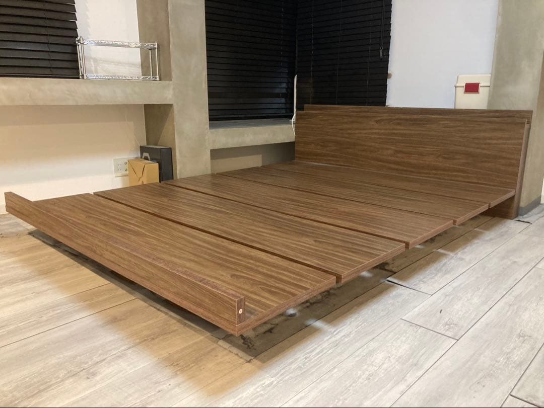 ベッドフレーム　寝具