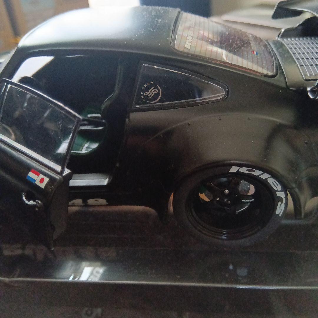 RAUH-Welt Porsche 911 ミニカー 1/18