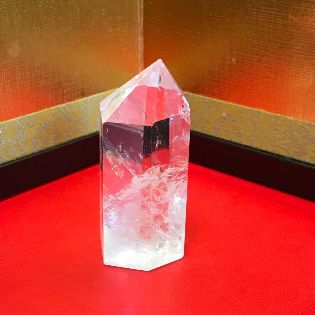 高額当選・偉大なる力　宝物殿に祀られたピラミッド水晶　莫大なお金を呼び寄せ