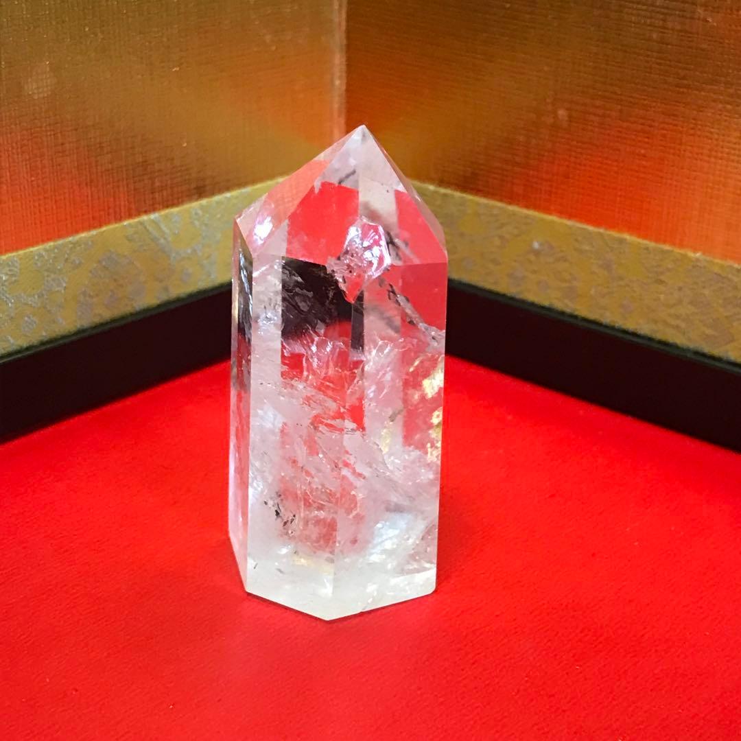 高額当選・偉大なる力　宝物殿に祀られたピラミッド水晶　莫大なお金を呼び寄せ